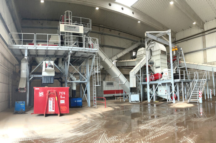 Osa murskainlinjastoa sisähallissa